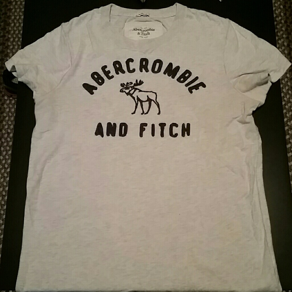 Men's Abercrombie & Fitch Short Sleeve Tee…